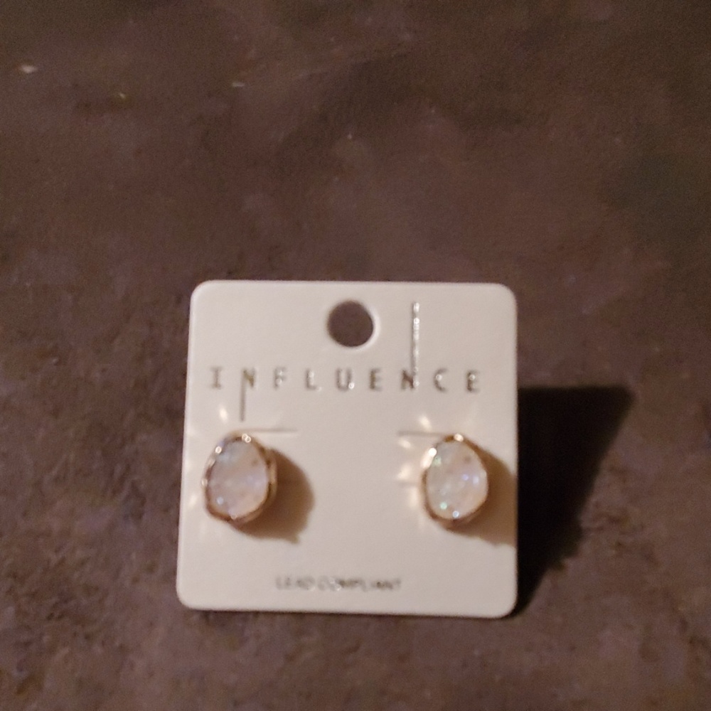 Earrings - Picture 1 of 1